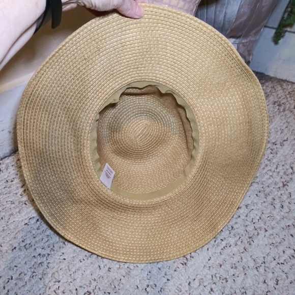Retro 70's Tan Floppy Sun/Beach Hat With Chain Detail - Picture 6 of 9